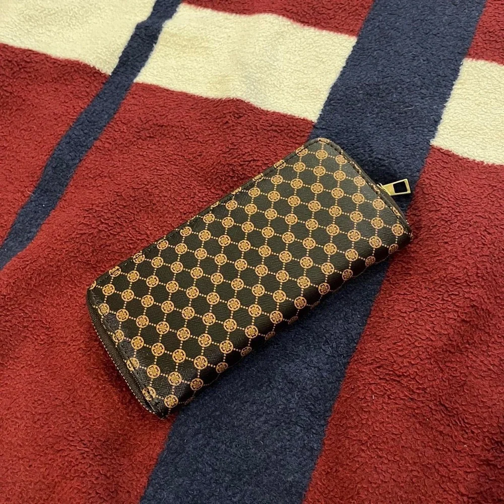 Retro Geometric Pattern Long Wallet Zipper Clutch NWOT brown